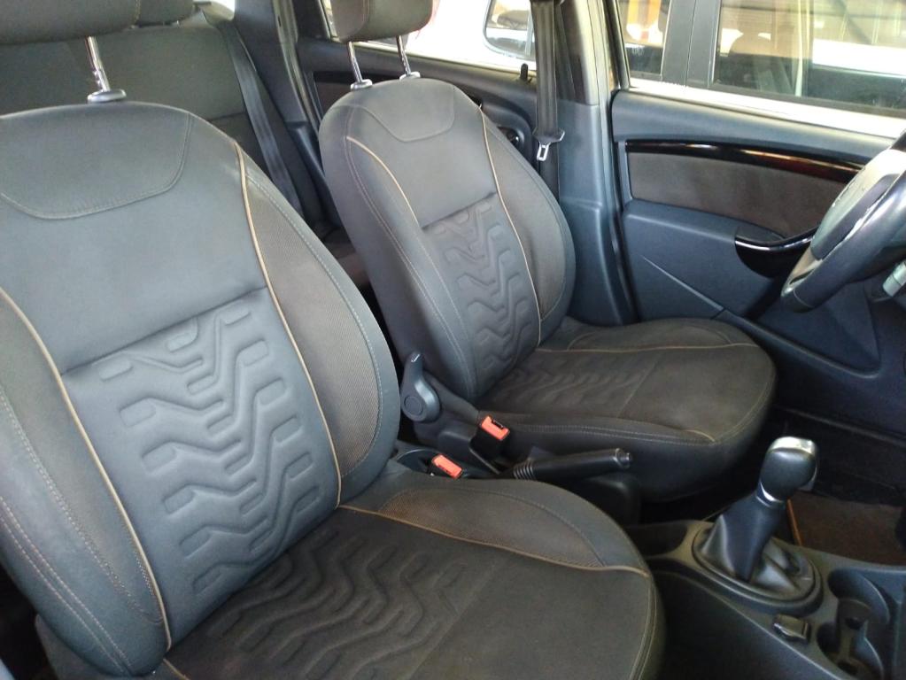 RENAULT Duster - Foto