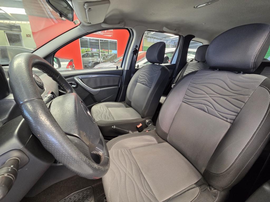 RENAULT Duster - Foto