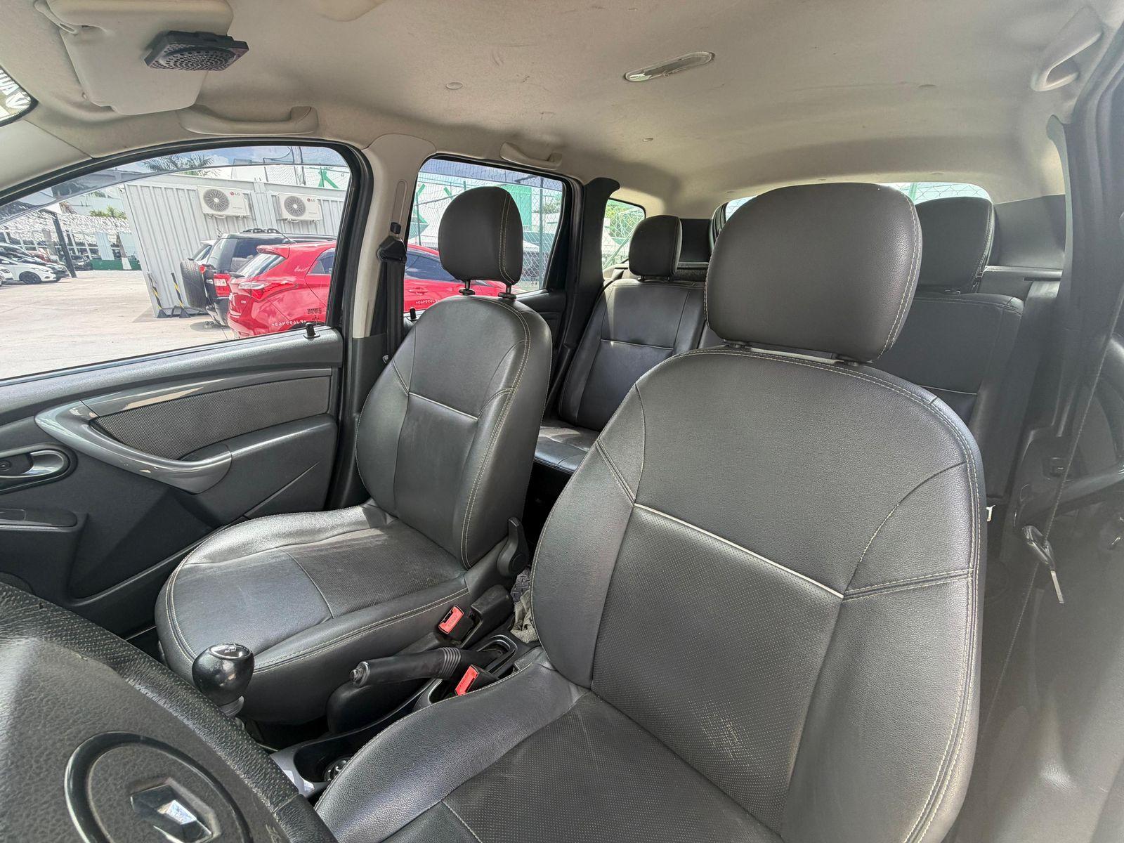 RENAULT Duster - Foto