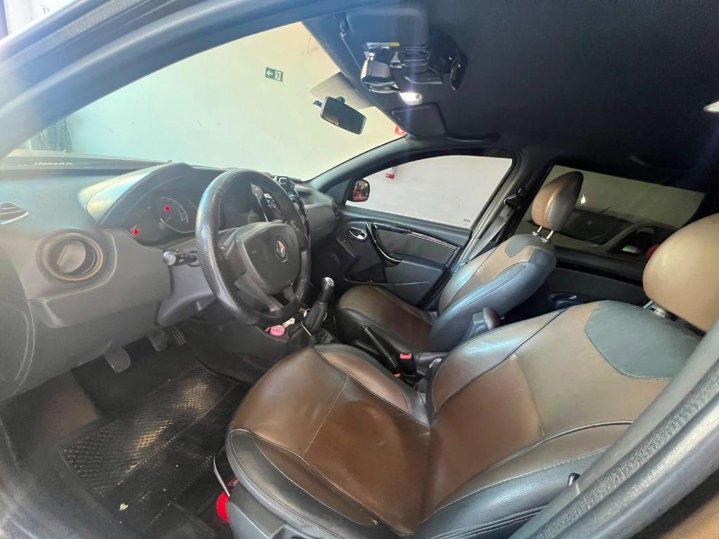 RENAULT Duster - Foto