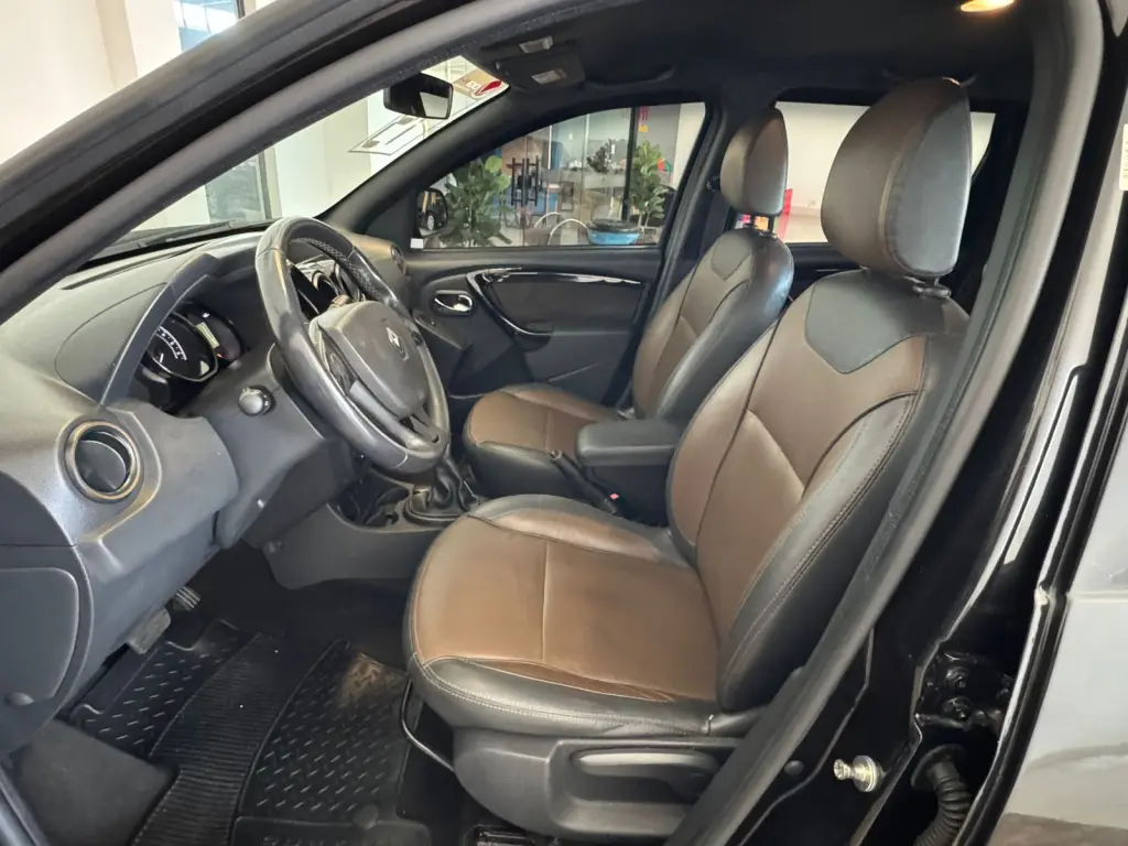 RENAULT Duster - Foto