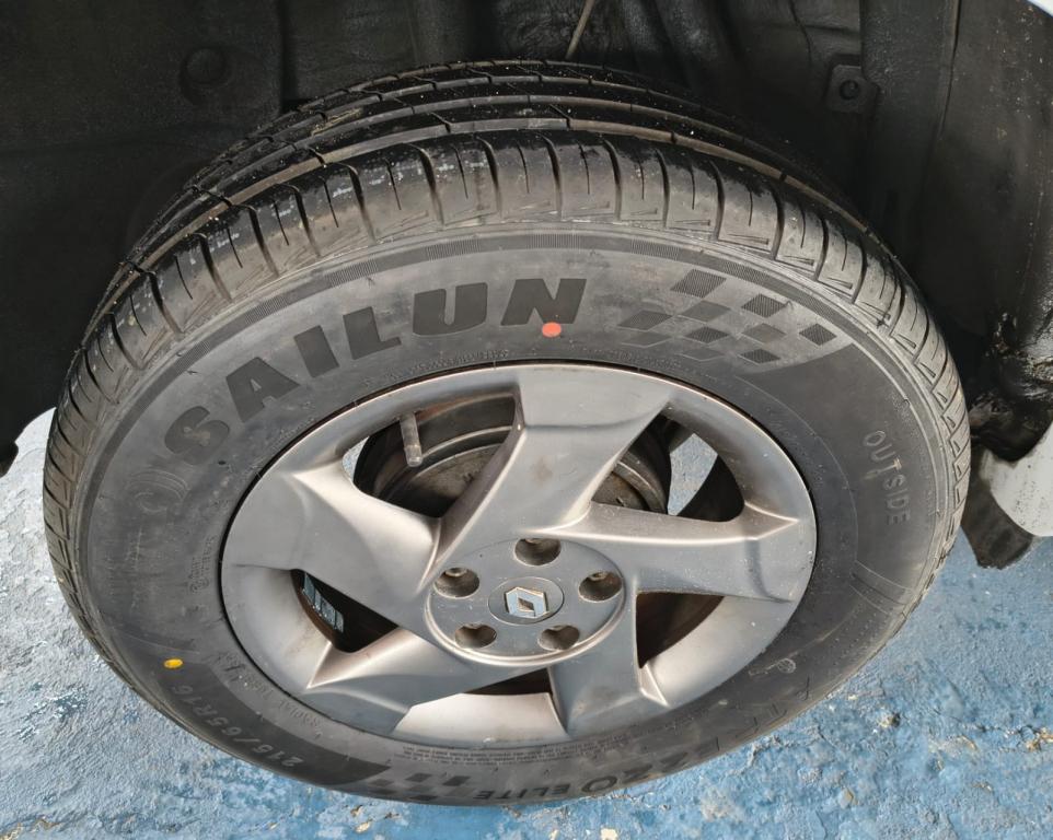 RENAULT Duster - Foto