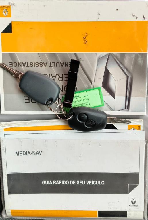 RENAULT Duster - Foto