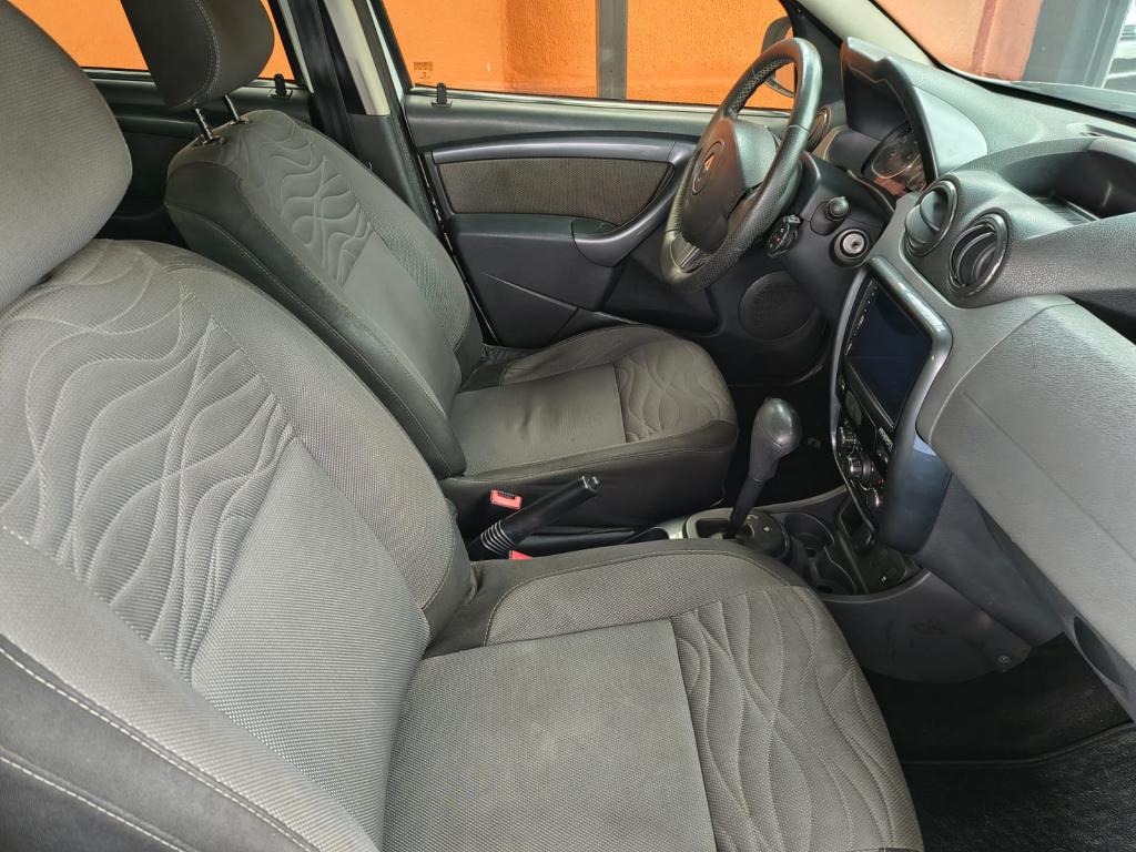 RENAULT Duster - Foto