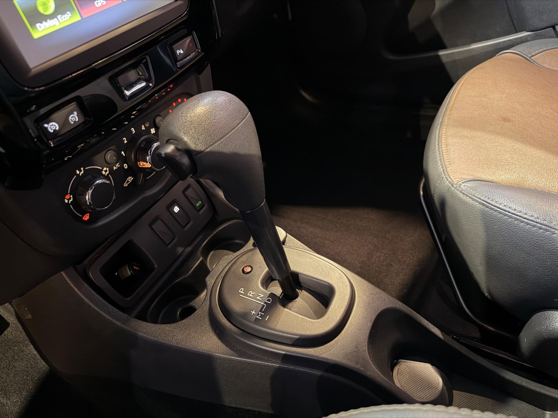 RENAULT Duster - Foto