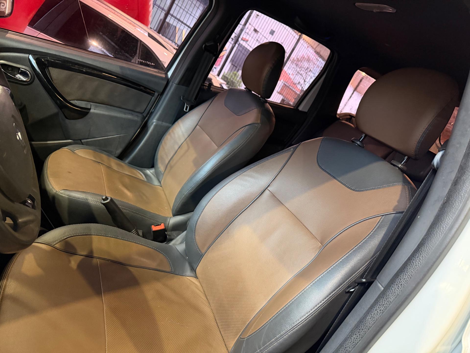 RENAULT Duster - Foto