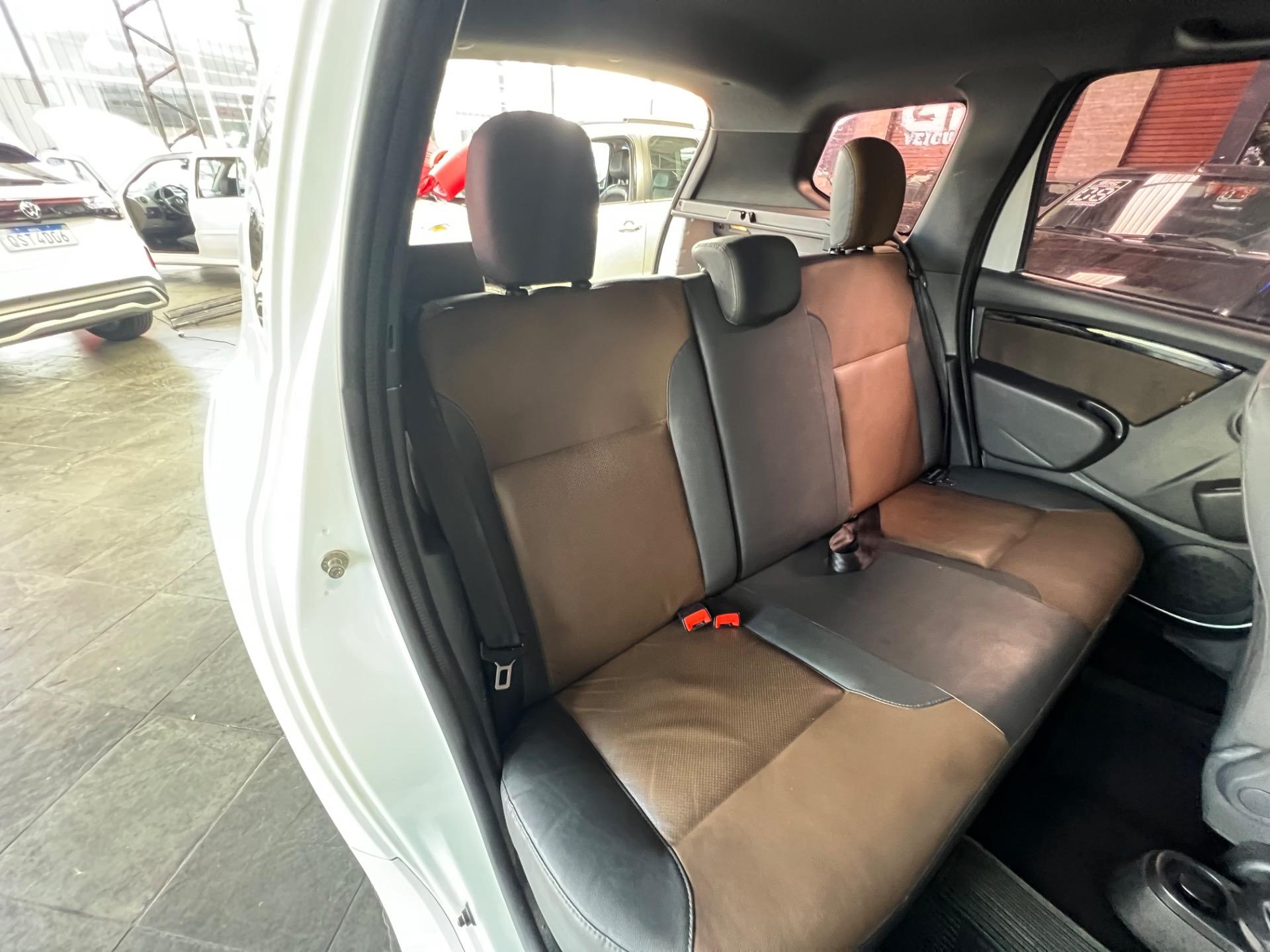 RENAULT Duster - Foto