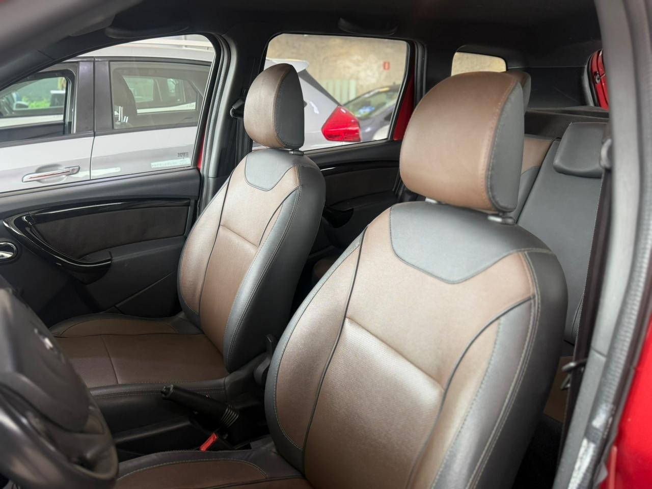 RENAULT Duster - Foto
