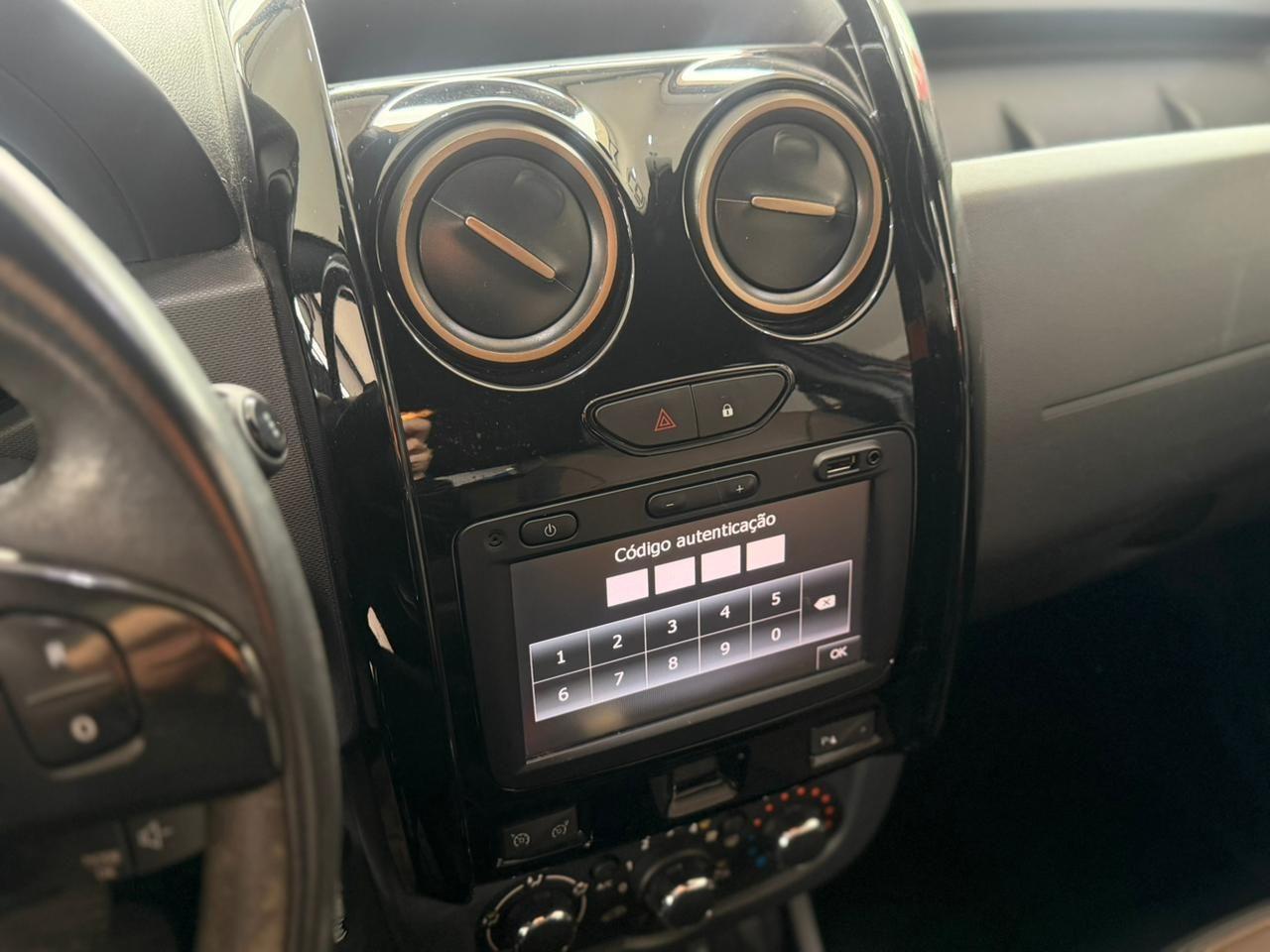 RENAULT Duster - Foto