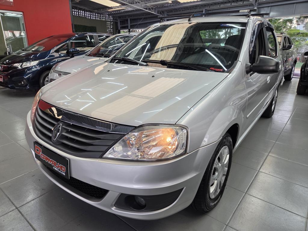 RENAULT Logan - Foto