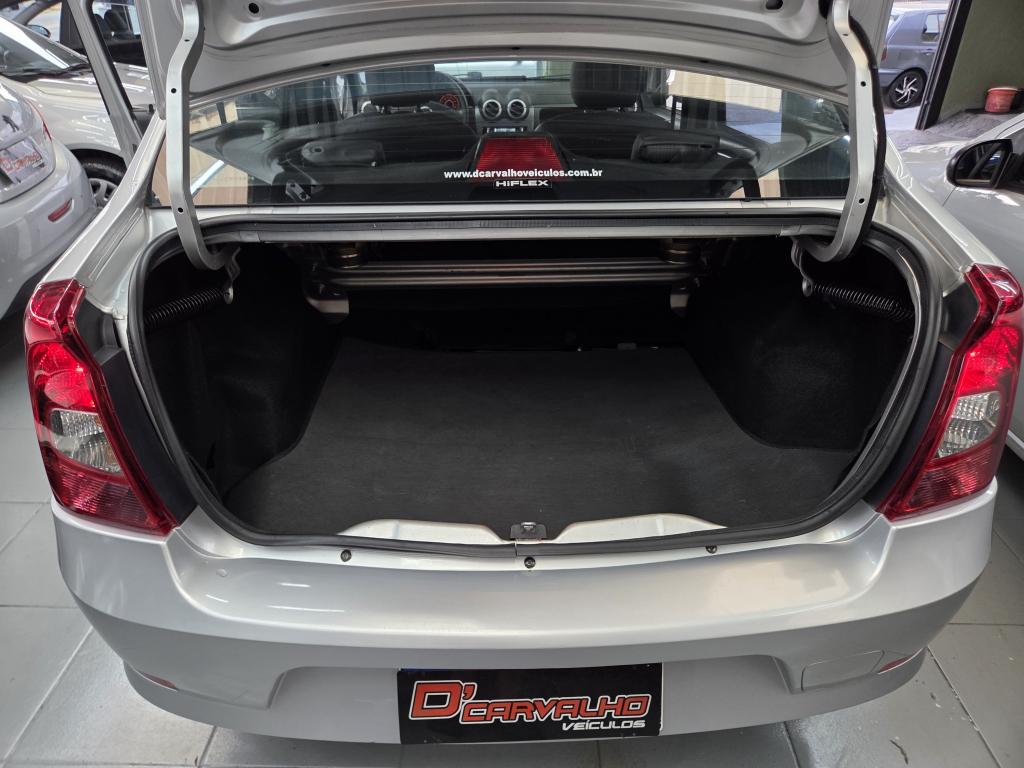 RENAULT Logan - Foto