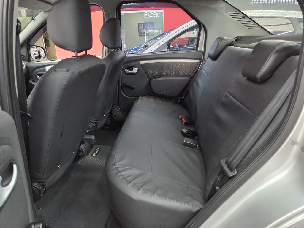 RENAULT Logan - Foto