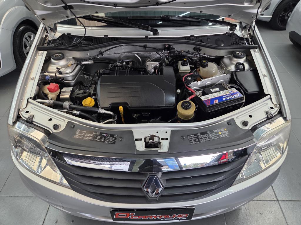 RENAULT Logan - Foto