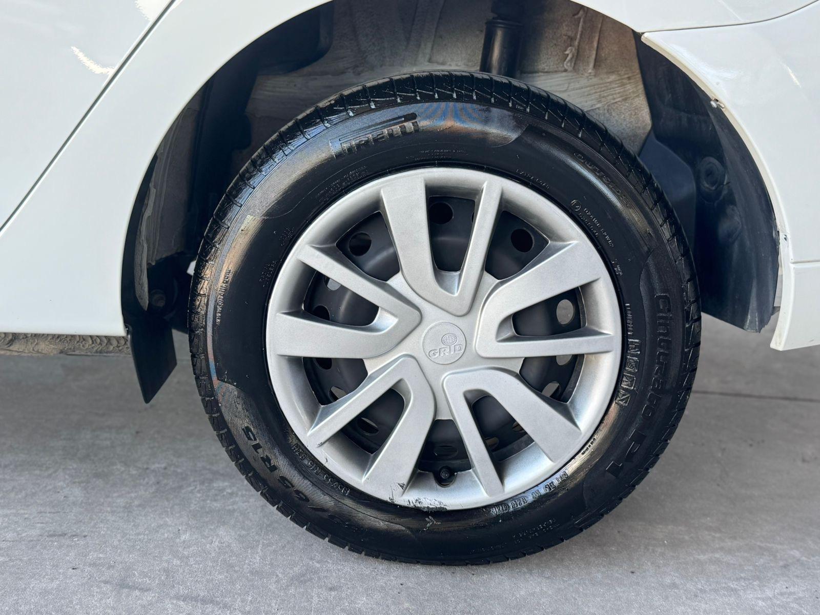 RENAULT Logan - Foto