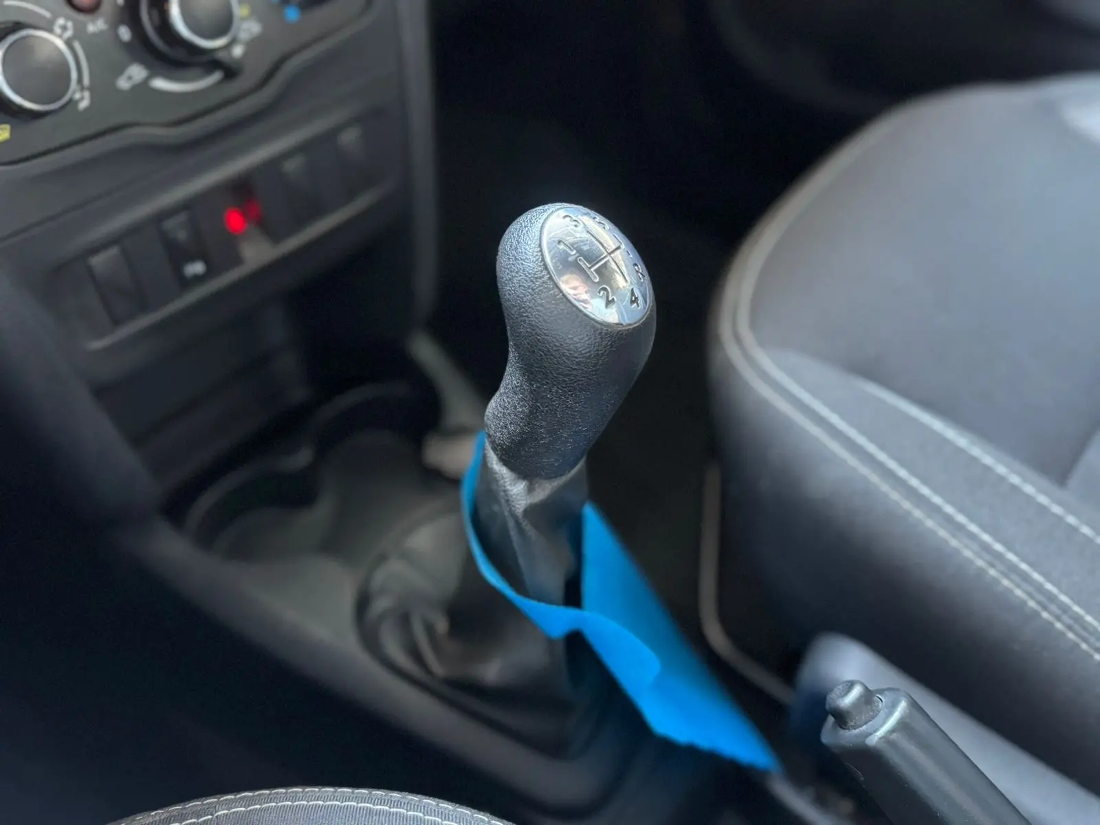 RENAULT Logan - Foto