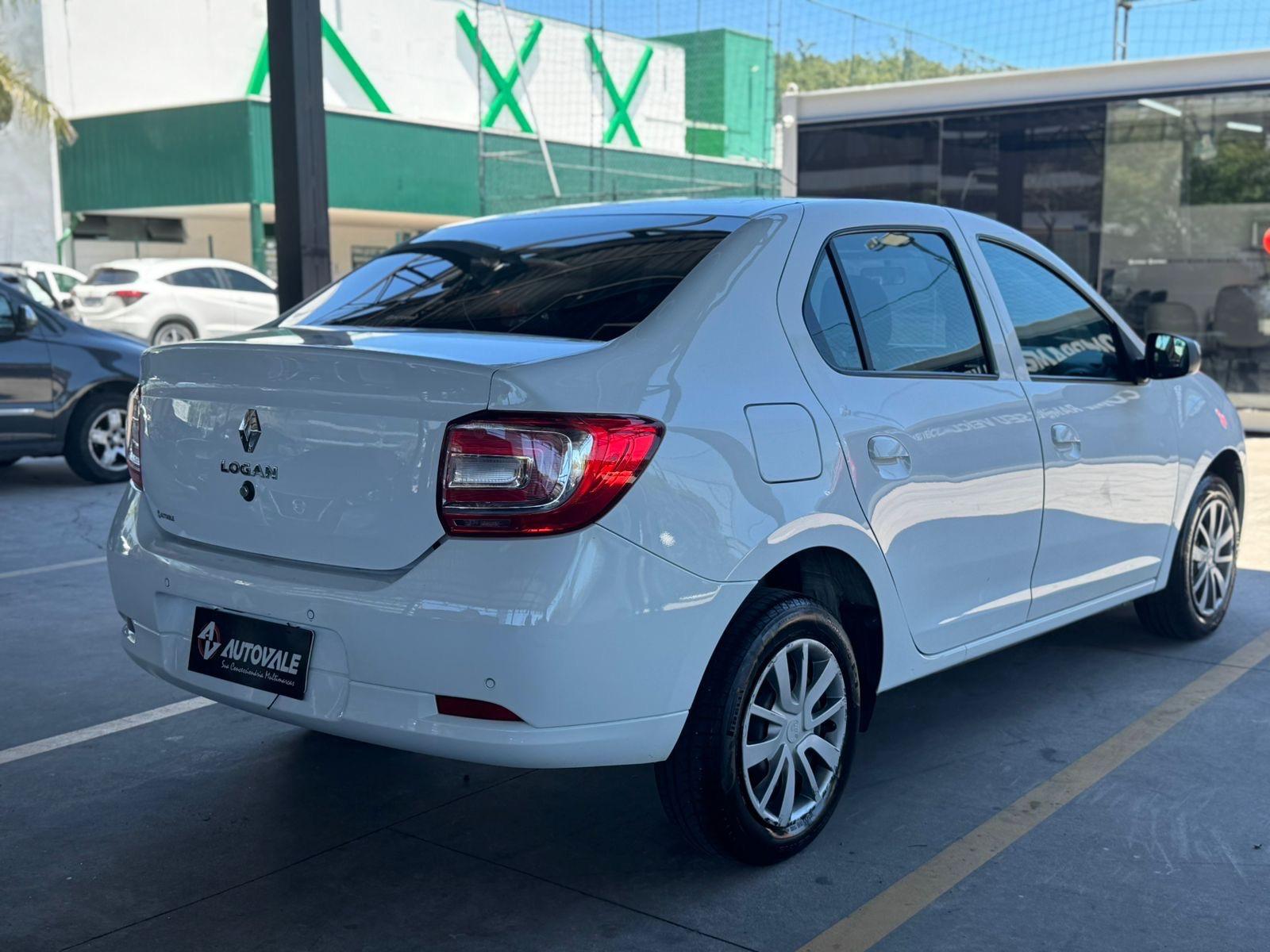 RENAULT Logan - Foto