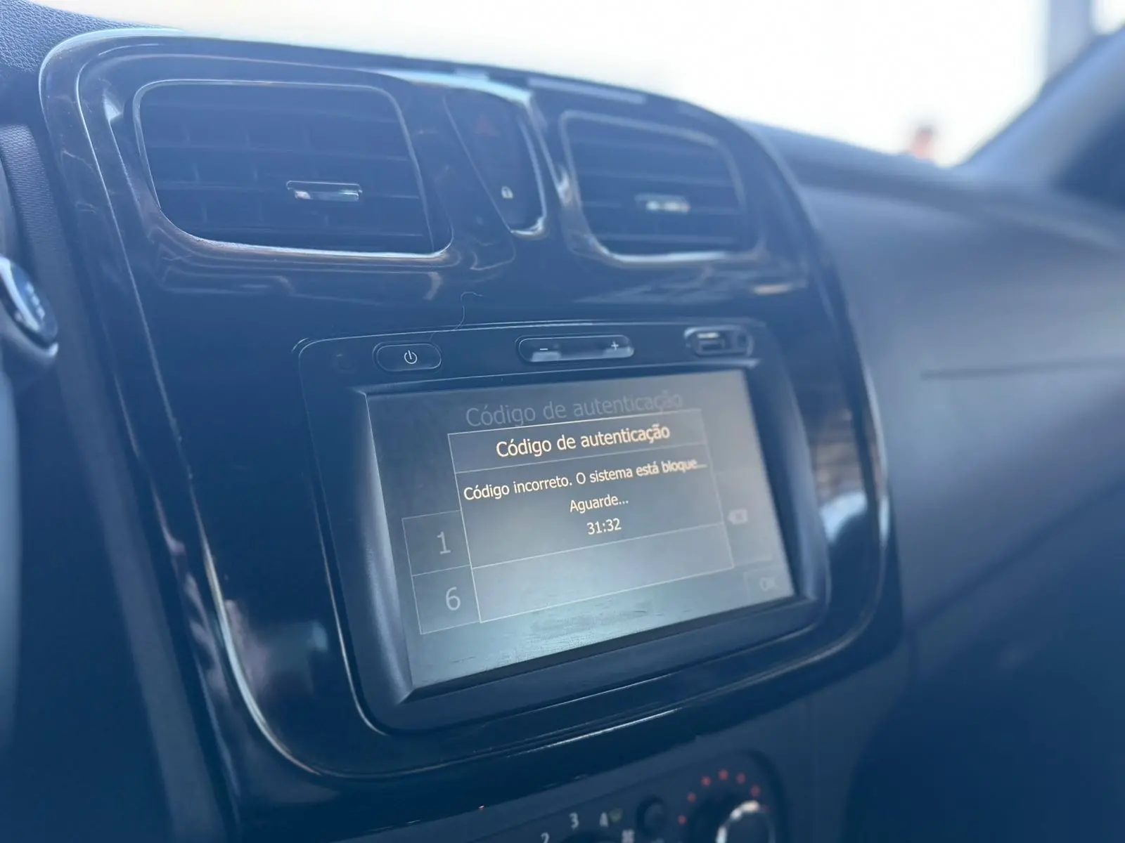 RENAULT Logan - Foto