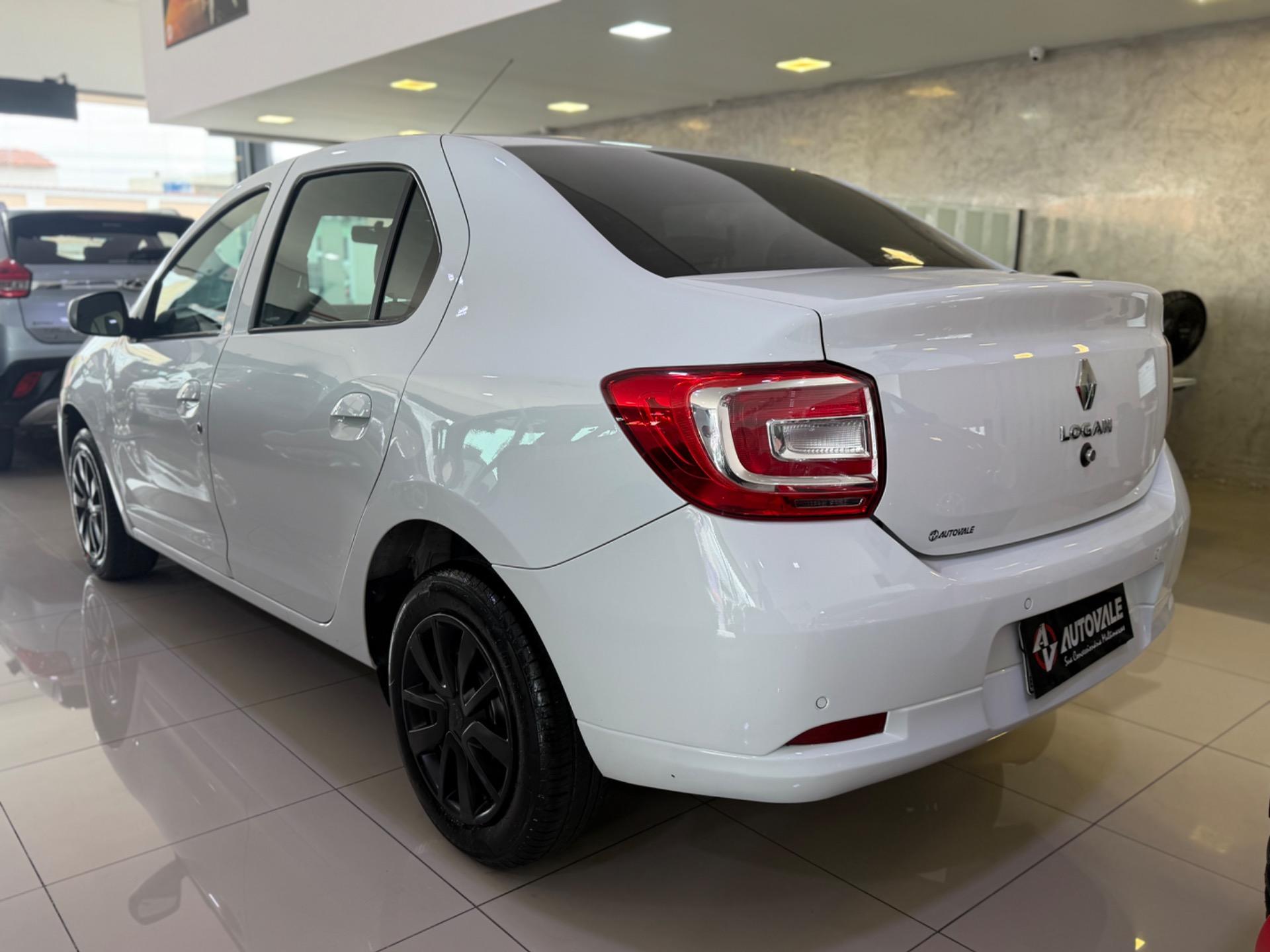 RENAULT Logan - Foto