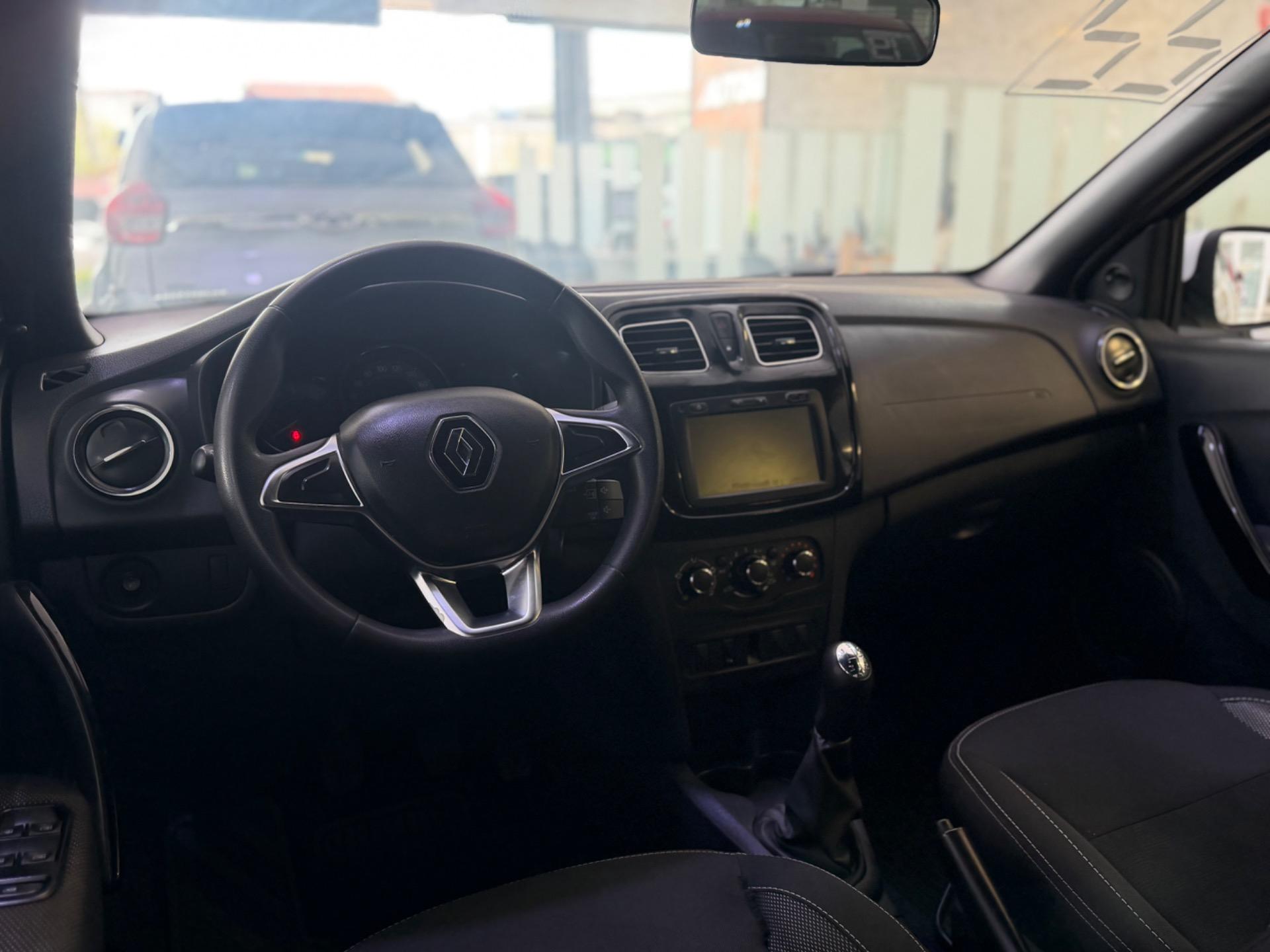 RENAULT Logan - Foto