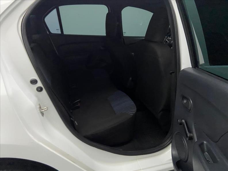 RENAULT Logan - Foto