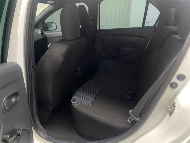 RENAULT Logan - Foto