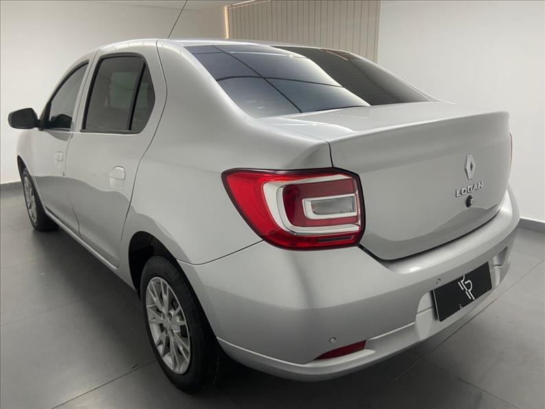 RENAULT Logan - Foto