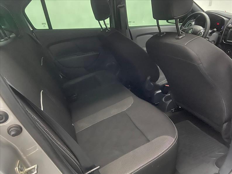 RENAULT Logan - Foto