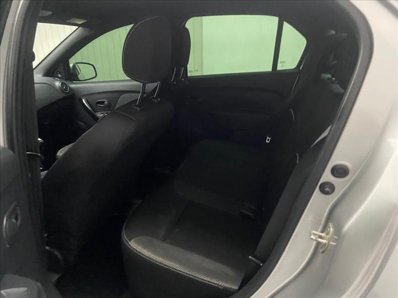 RENAULT Logan - Foto