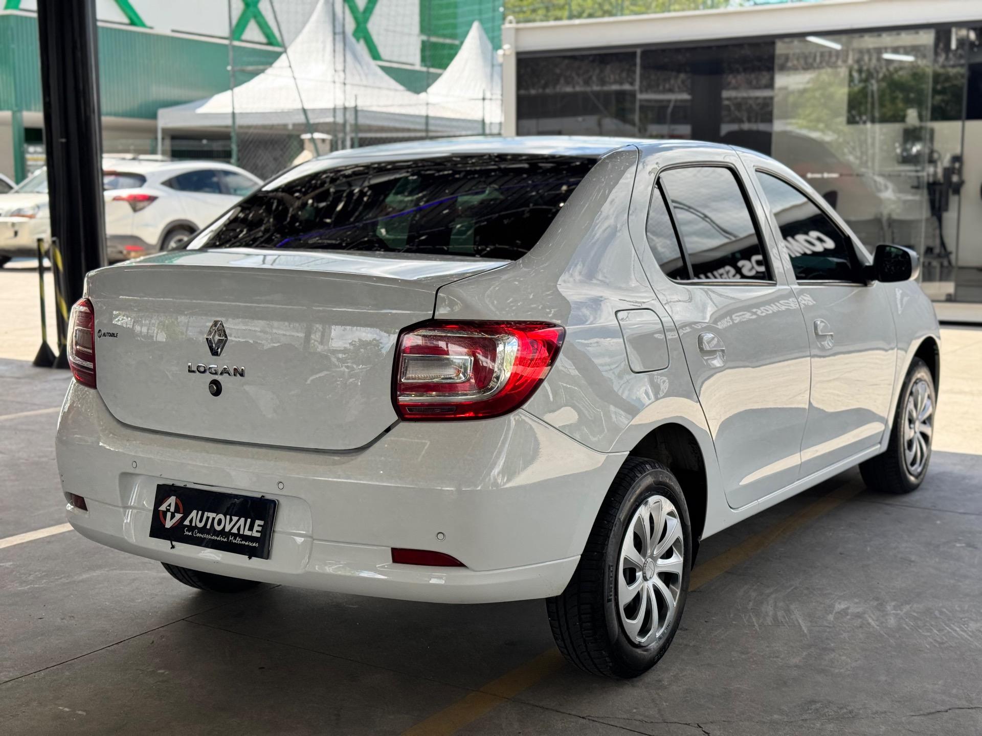 RENAULT Logan - Foto