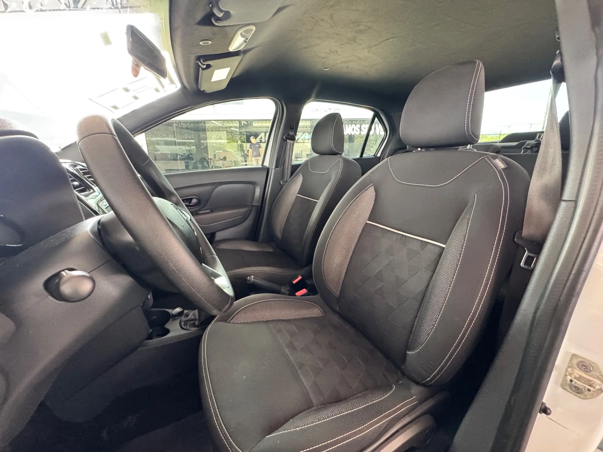 RENAULT Logan - Foto