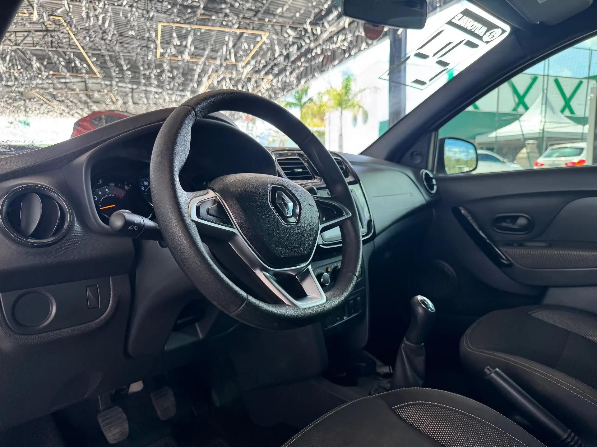 RENAULT Logan - Foto