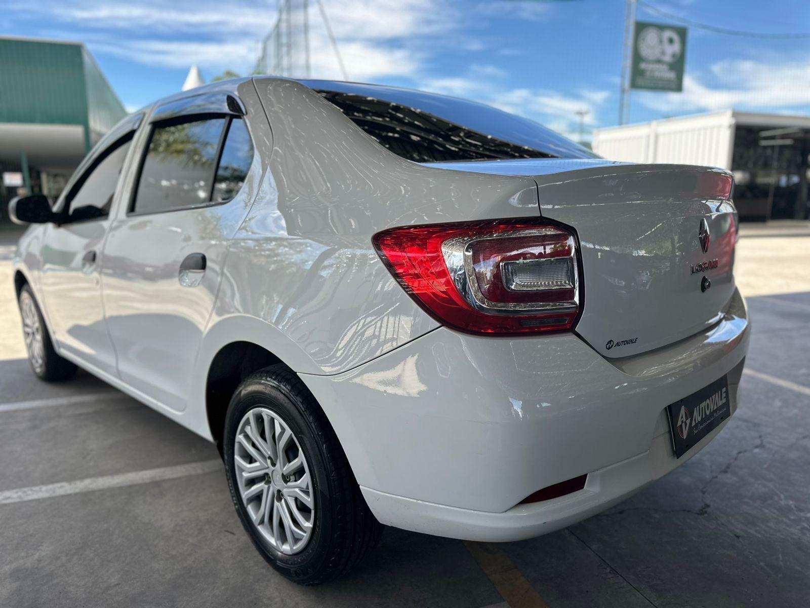 RENAULT Logan - Foto