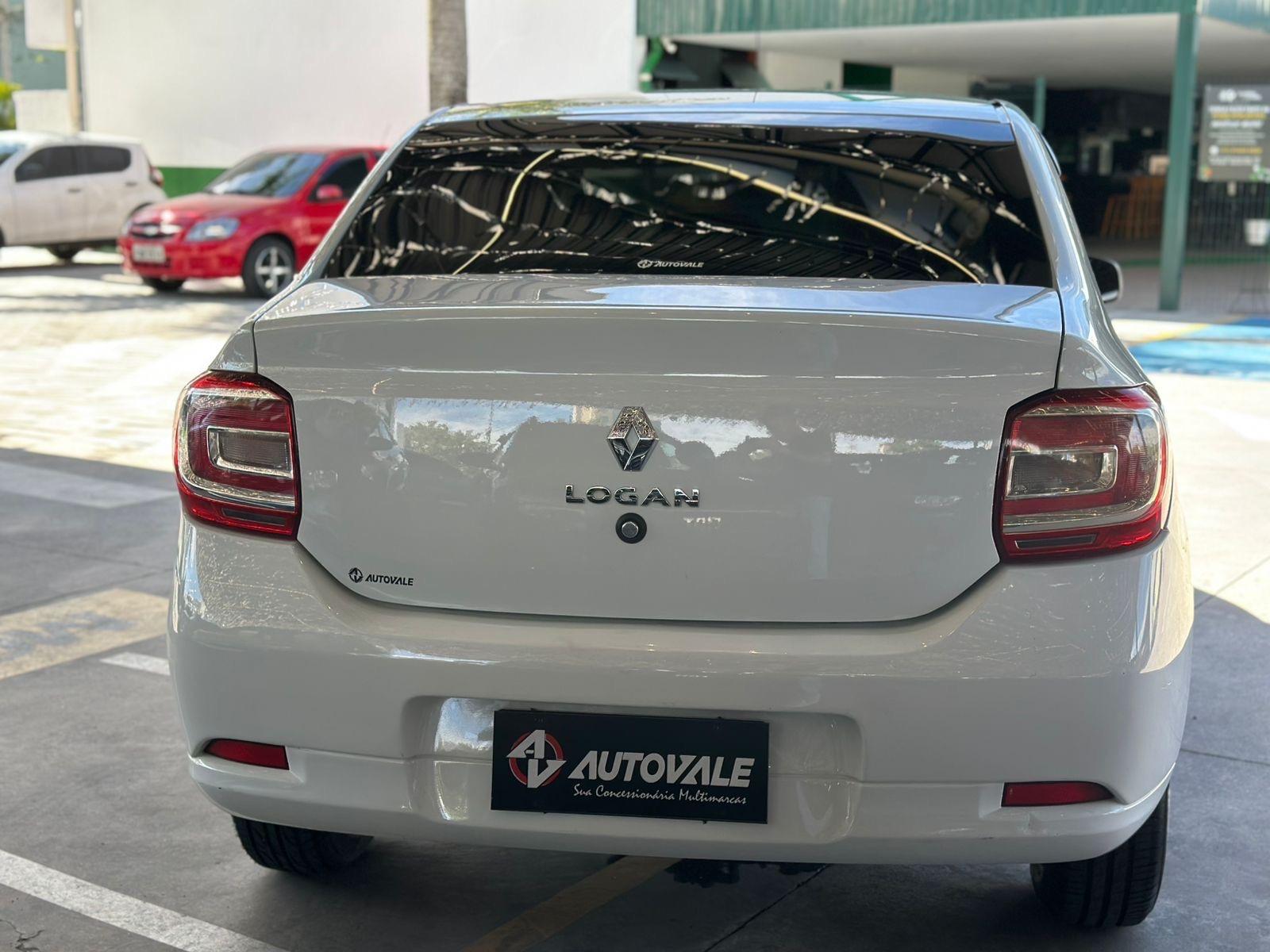 RENAULT Logan - Foto