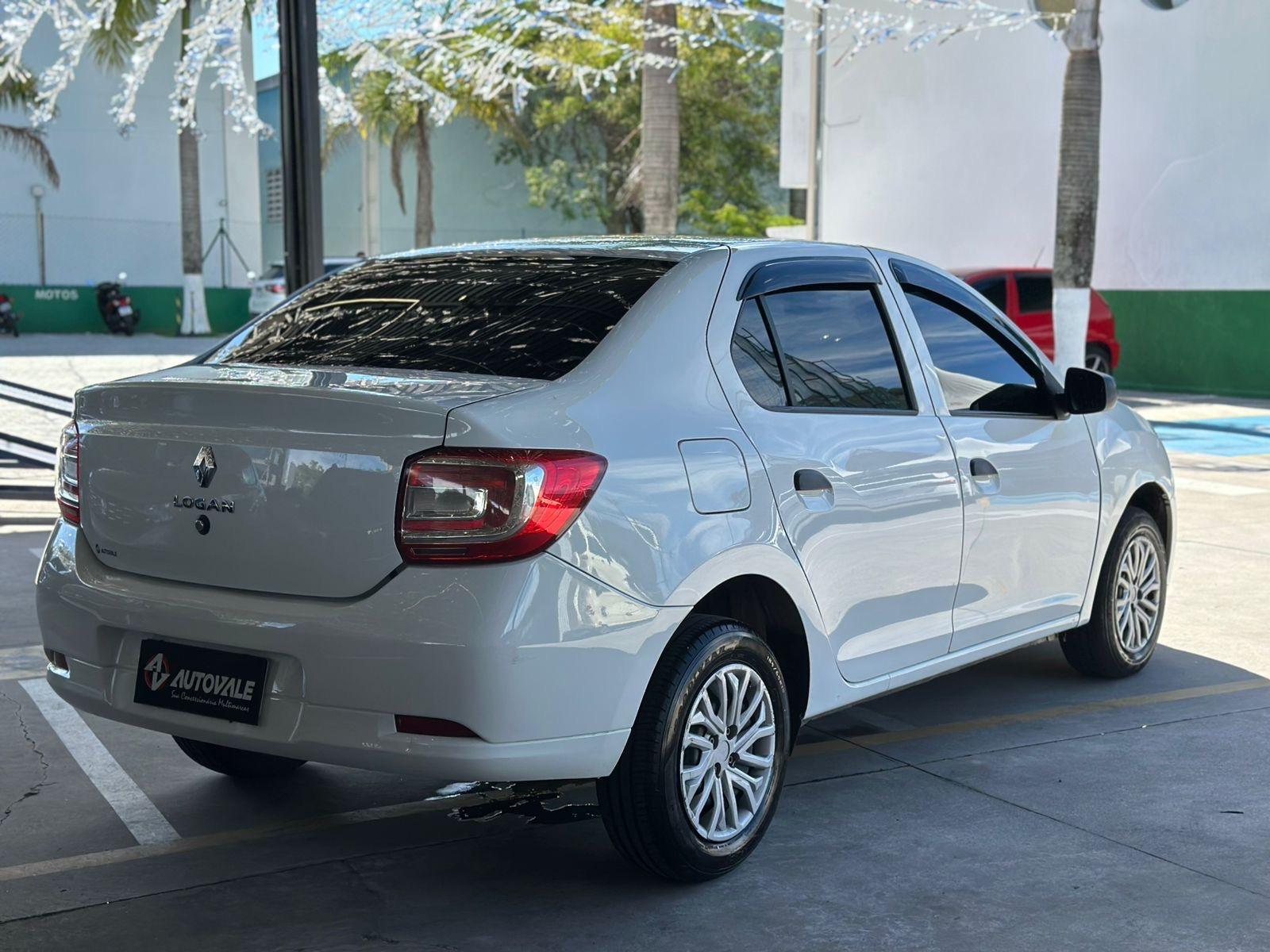 RENAULT Logan - Foto