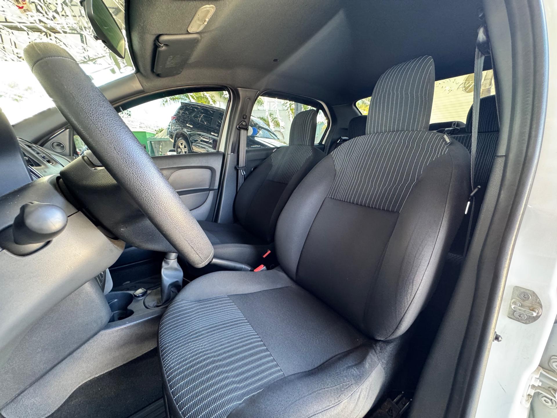 RENAULT Logan - Foto