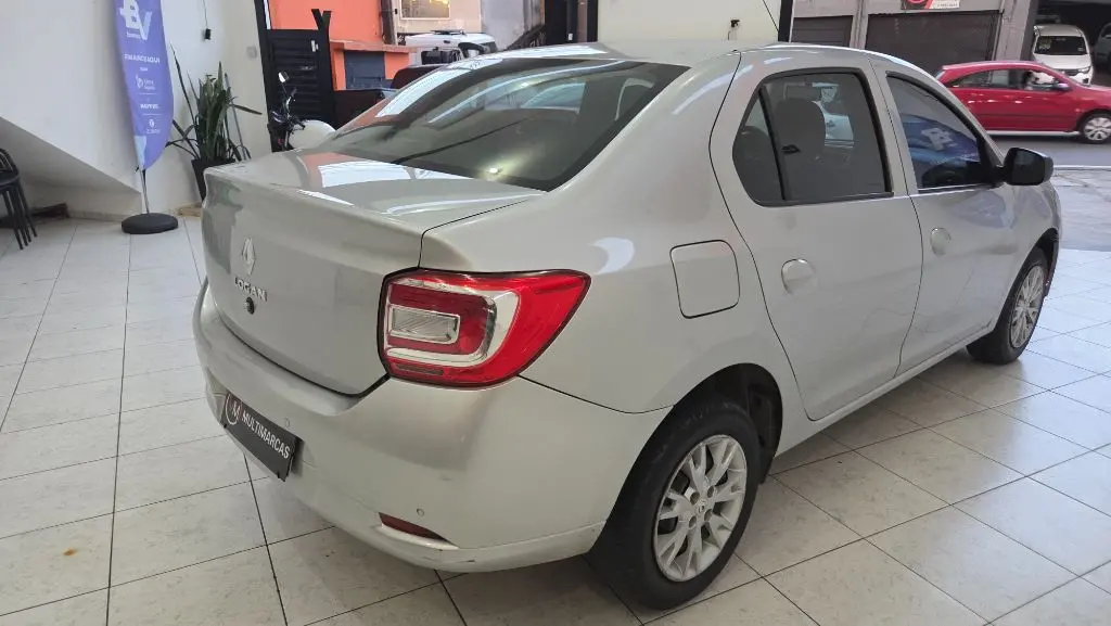RENAULT Logan - Foto