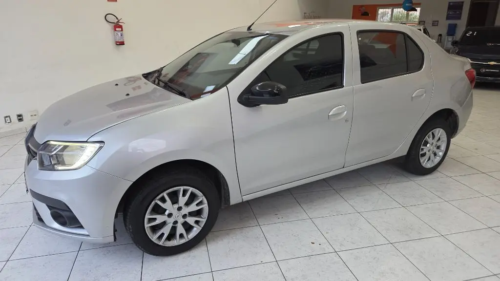 RENAULT Logan - Foto
