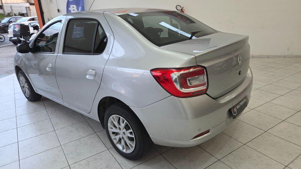 RENAULT Logan - Foto