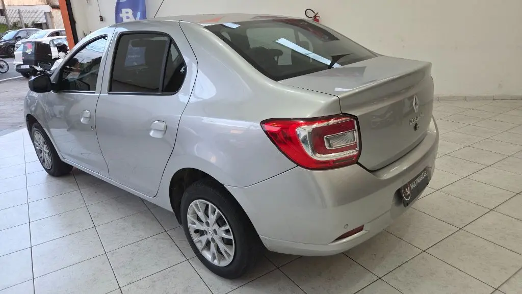 RENAULT Logan - Foto