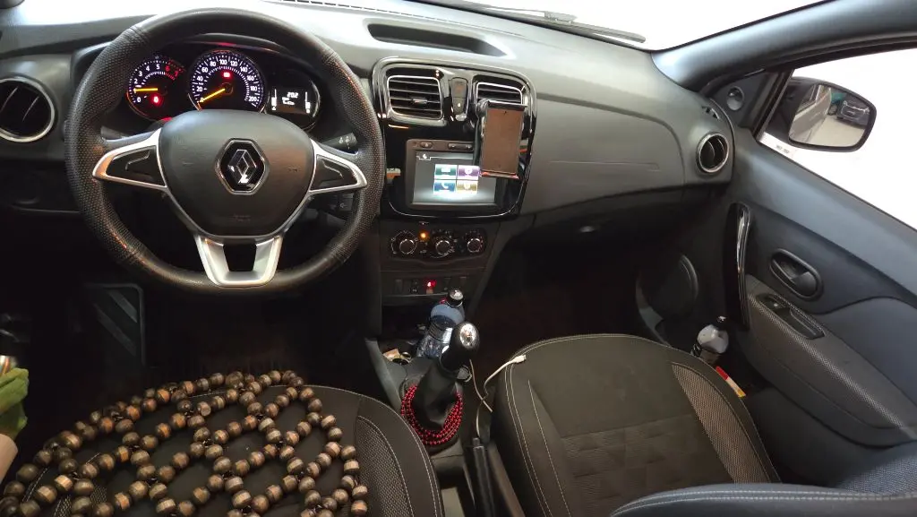 RENAULT Logan - Foto