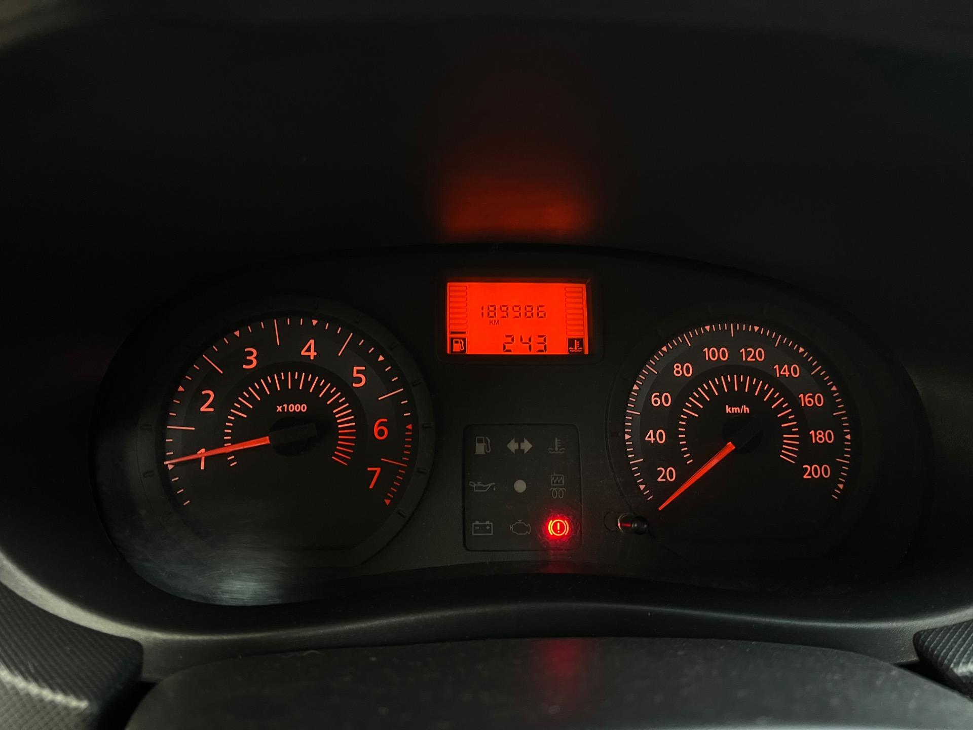 RENAULT Logan - Foto