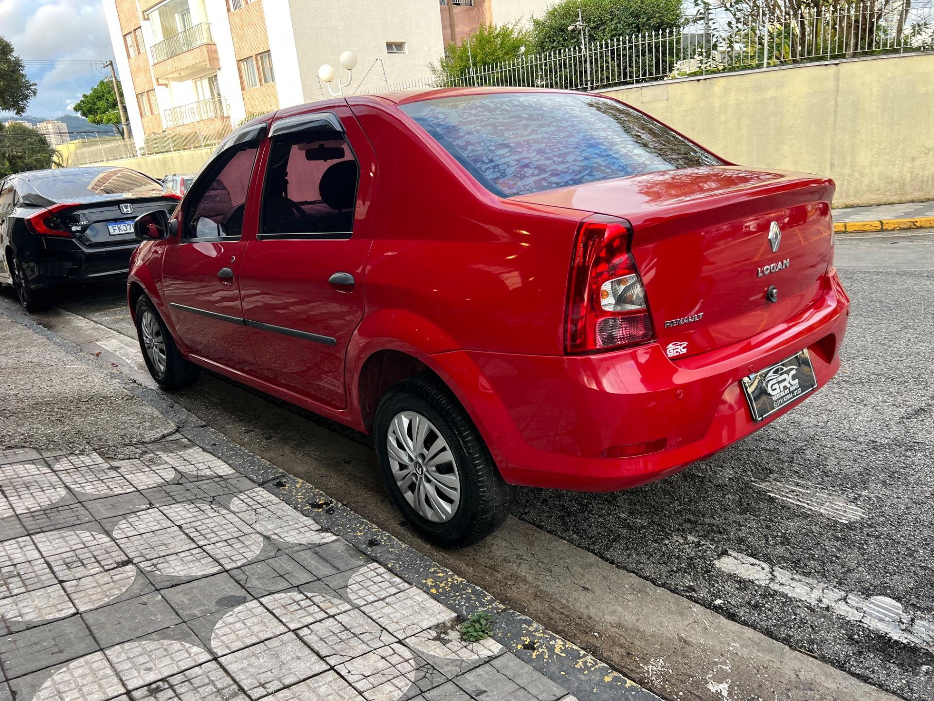 RENAULT Logan - Foto