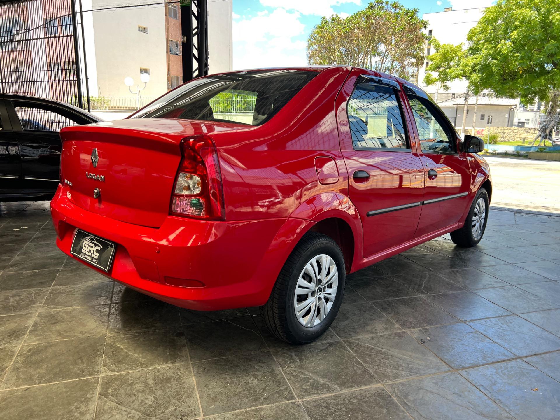 RENAULT Logan - Foto