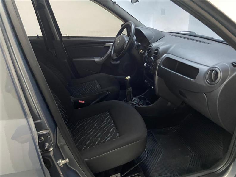 RENAULT Logan - Foto