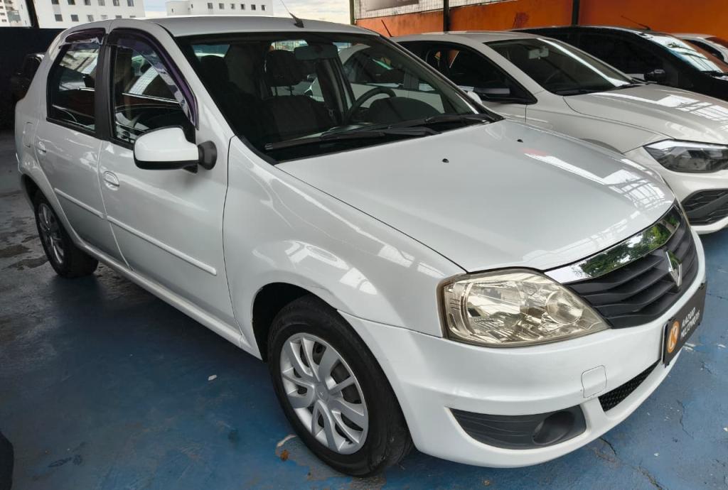 RENAULT Logan