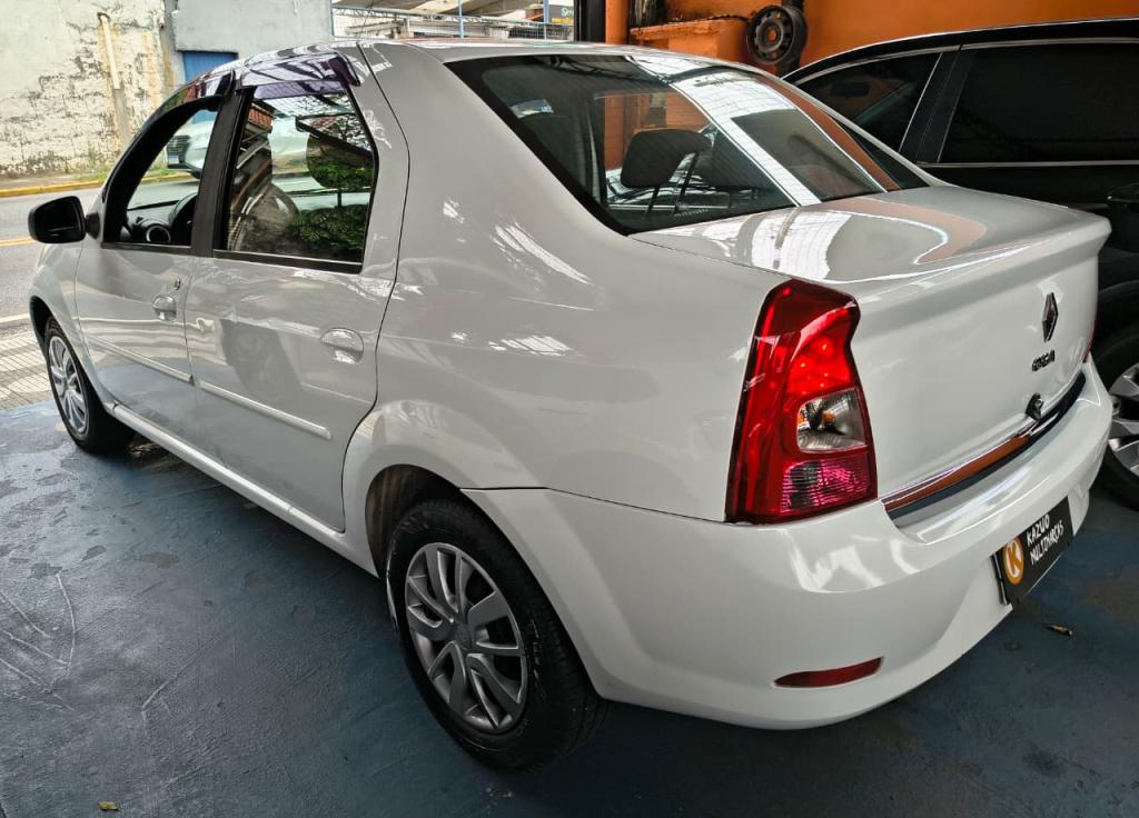 RENAULT Logan - Foto