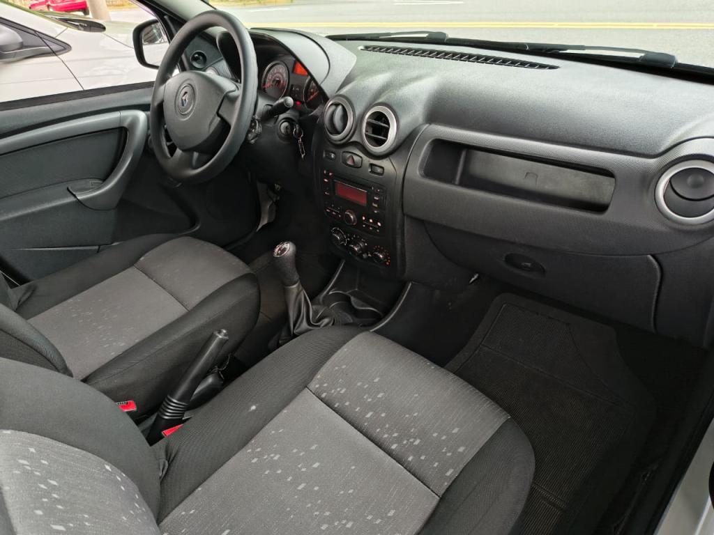 RENAULT Logan - Foto