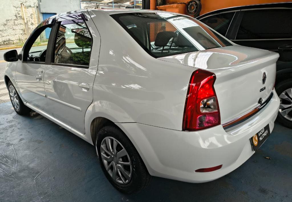 RENAULT Logan - Foto