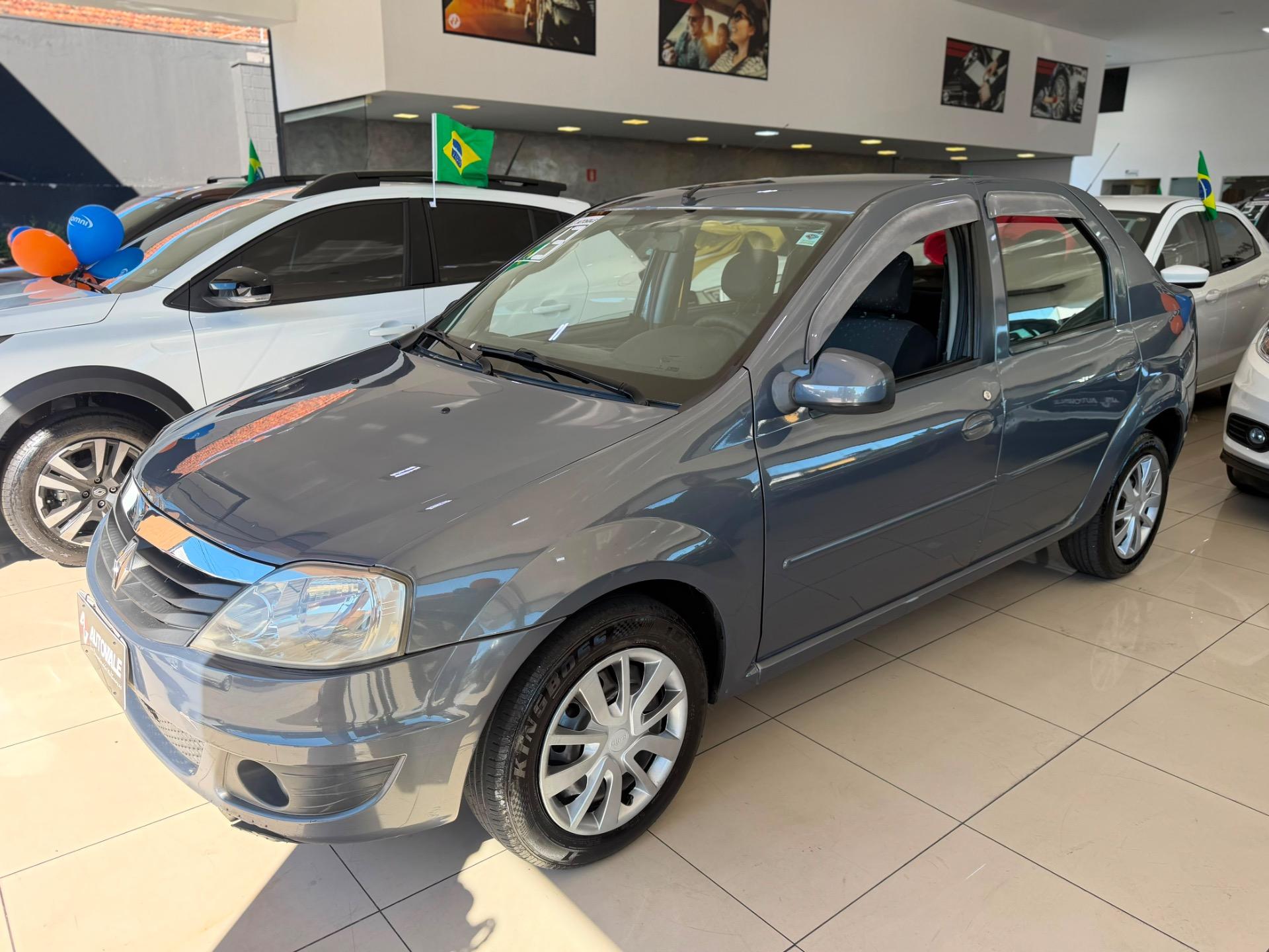 RENAULT Logan - Foto