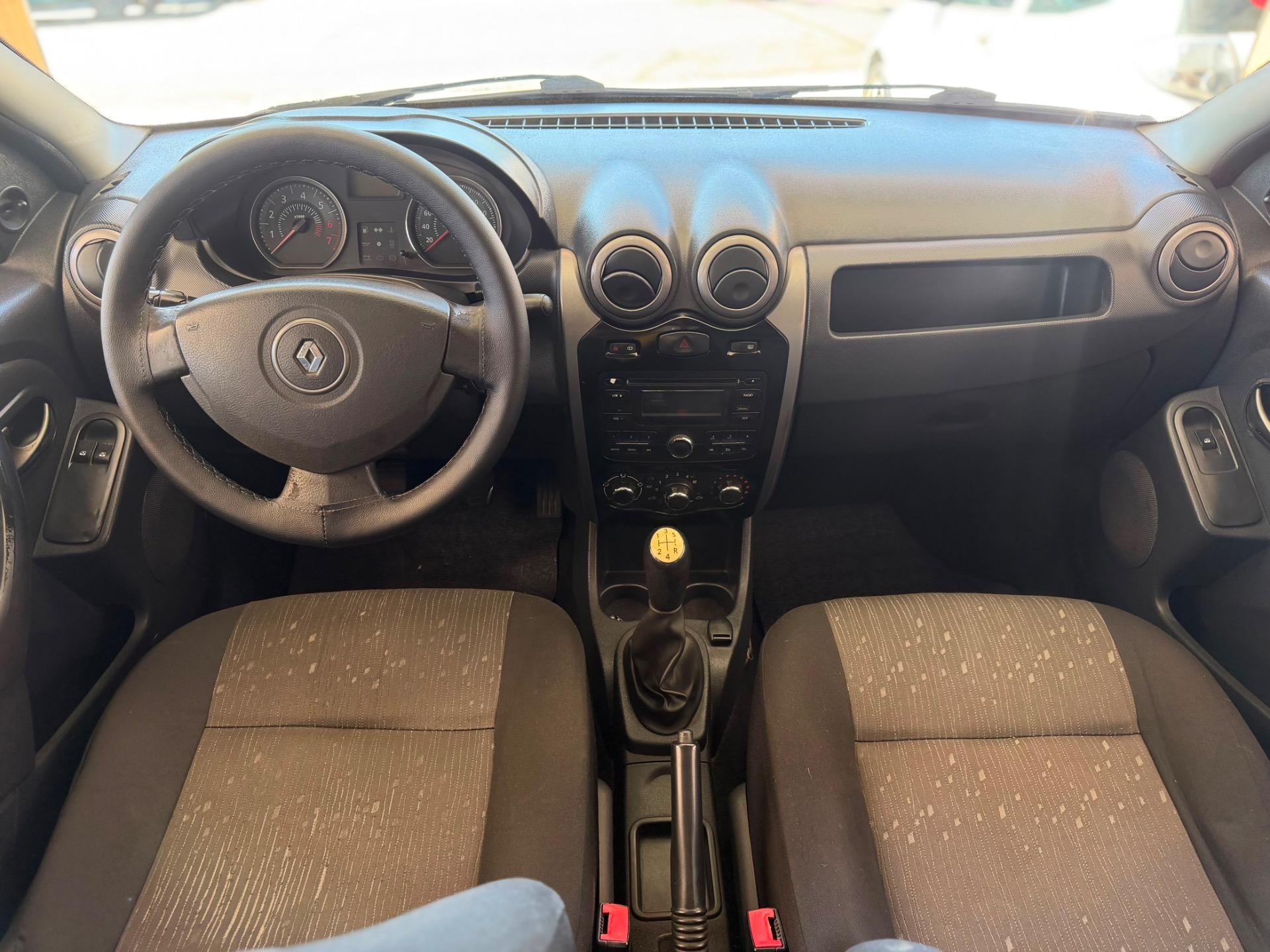 RENAULT Logan - Foto